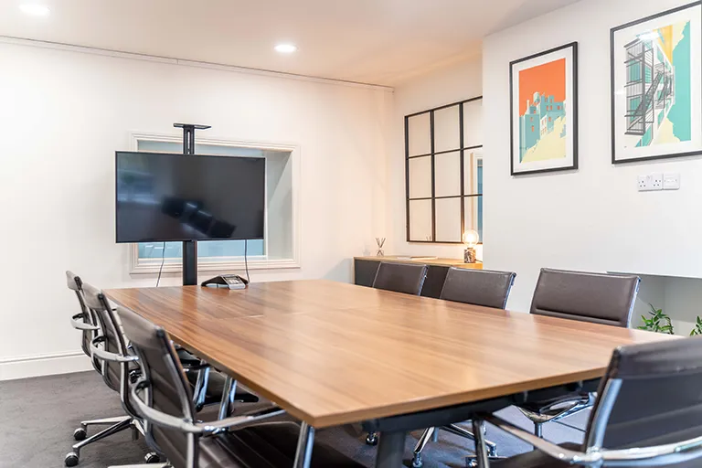 Boardroom style teaching table and screen